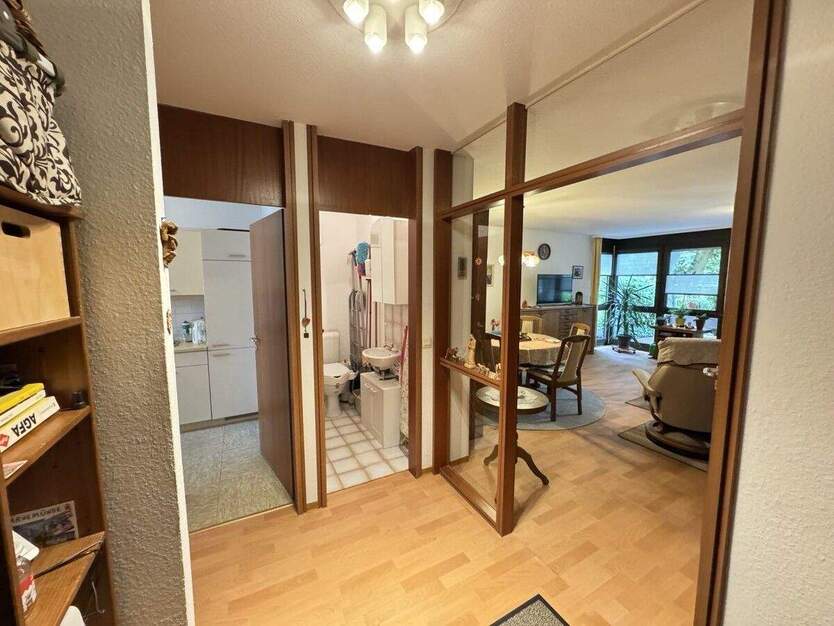 Charmante 2,5 Zimmer Wohnung mit zwei Terrassen und Tiefgaragenstellplatz 2 zimmer