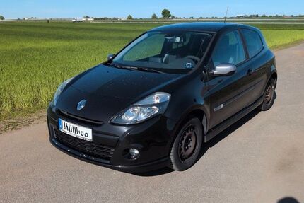 Renault Clio 135.672 km 4.799 &euro; Fürth 90765