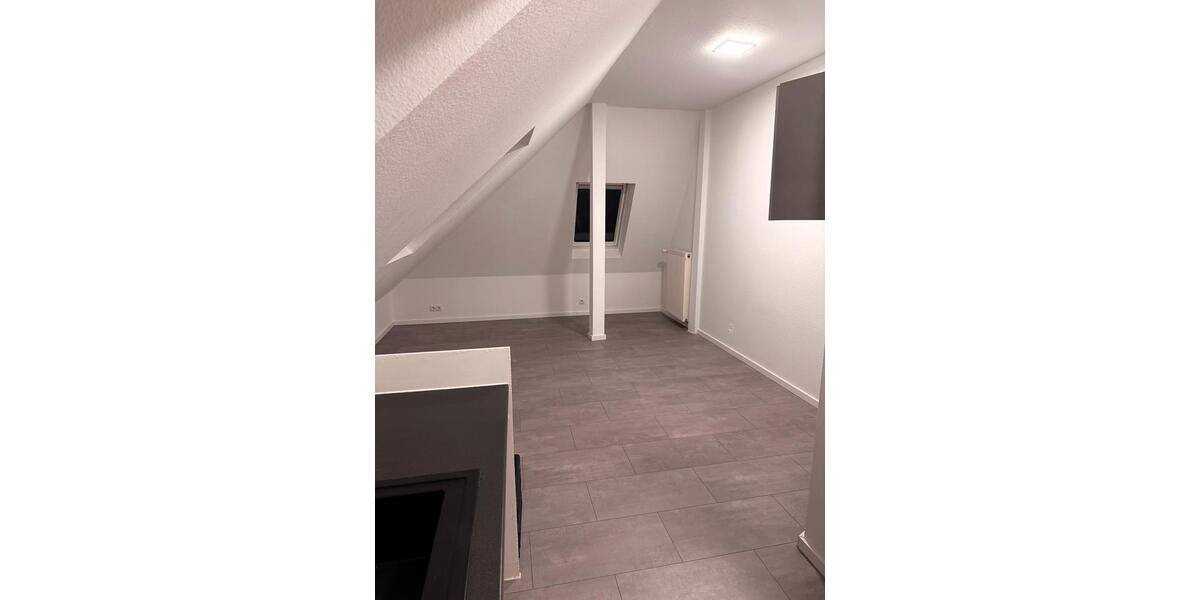 Dachgeschoßwohnung Delmenhorst - 2.5 Zimmer, 60 m&sup2;, 550&euro; | Angebot:25051394