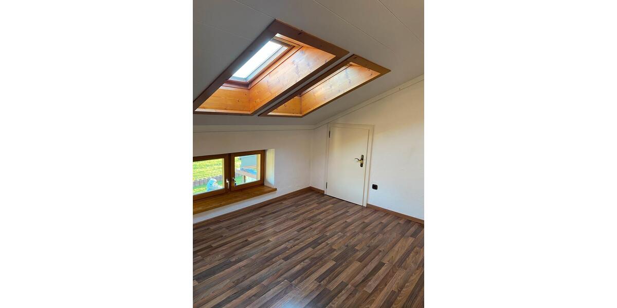 Dachgeschoßwohnung Prutting - 3 Zimmer, 95 m&sup2;, 1.500&euro; | Angebot:26534504