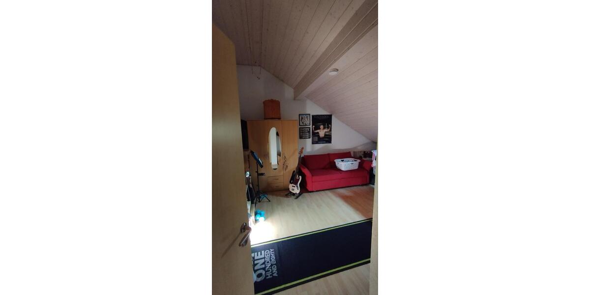 Reihenhaus Kirchseeon - 7 Zimmer, 170 m&sup2;, 2.200&euro; | Angebot:26490140