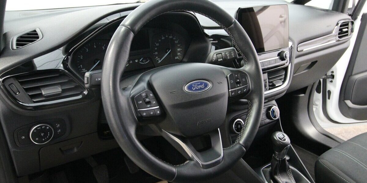 Ford Fiesta Cool & Connect LED+WINTER-PAKET+TEMPOMAT 68.388 km 11.990 &euro; Hagenow 19230