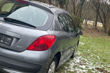 Peugeot 207 132.000 km 2.350 &euro; Rösrath 51503