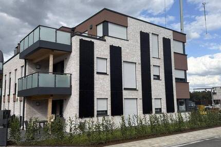 Modernes Wohnen im nachhaltigen Holz-Hybrid-Haus