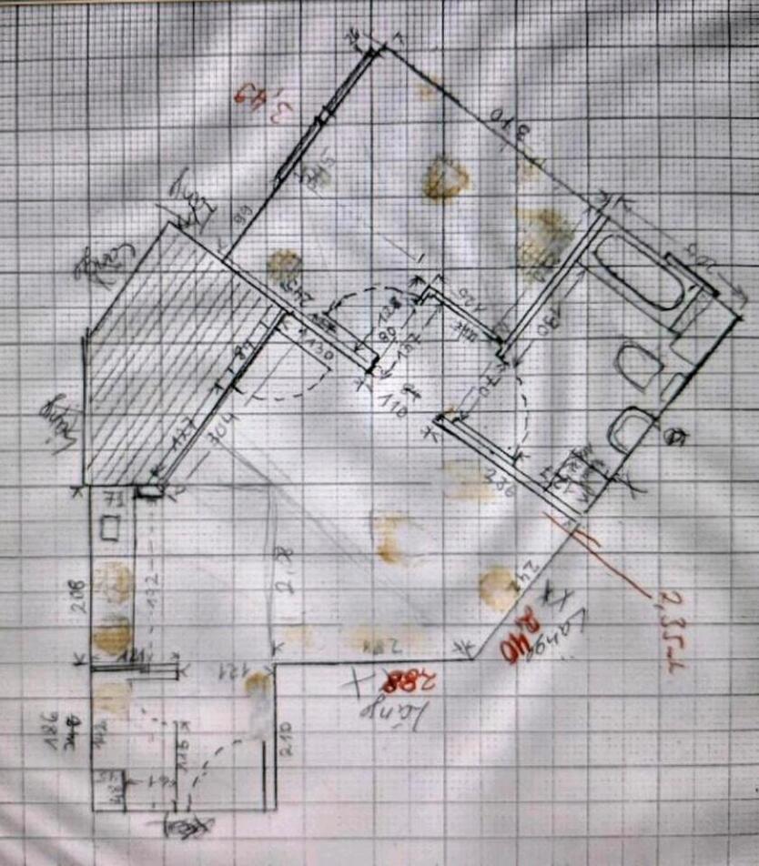 2-Zimmer Wohnung mit Balkon und Keller, großes Bad, ohne EBK