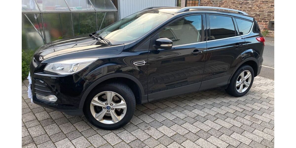 Ford Kuga 238.000 km 6.700 &euro; Gondershausen 56283