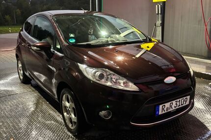 Ford Fiesta 239.000 km 2.900 € Regensburg 93049
