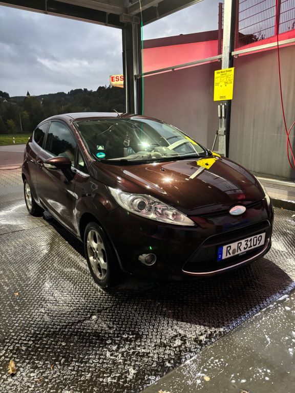Ford Fiesta 239.000 km 2.900 € Regensburg 93049