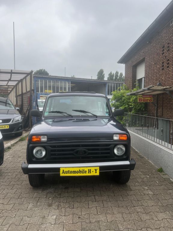 Lada Niva 177.000 km 6.999 € Bottrop 46238