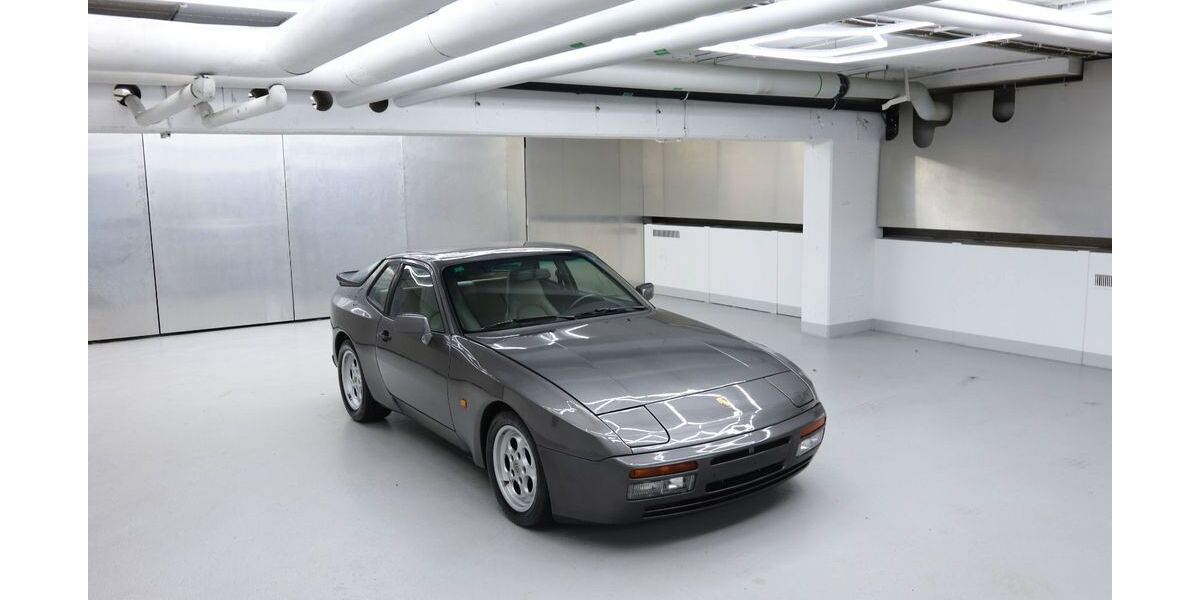 Porsche 944 143.000 km 20.900 &euro; Berlin 10625