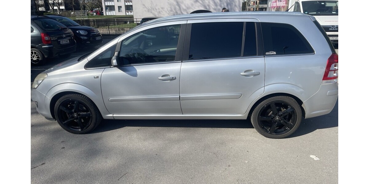 Opel Zafira B 206.843 km 4.300 &euro; Monheim 86653