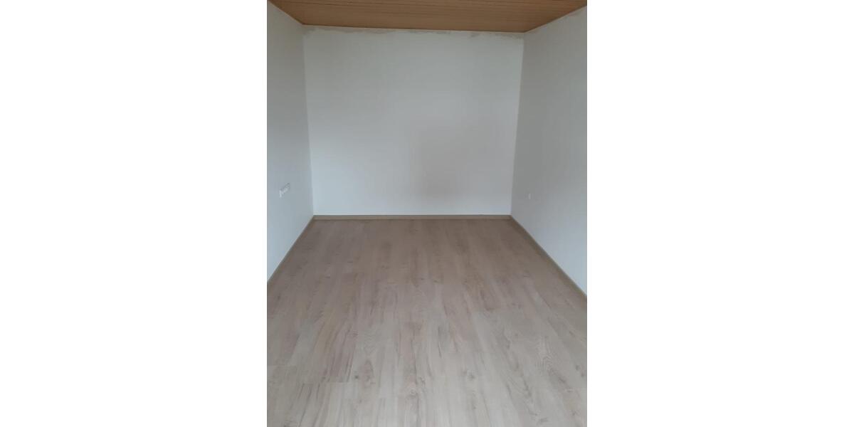 Erdgeschoßwohnung Mücke - 4 Zimmer, 98 m&sup2;, 700&euro; | Angebot:26412899