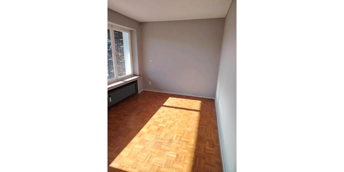 Etagenwohnung Duisburg Walsum - 5 Zimmer, 120 m&sup2;, 1.500&euro; | Angebot:25292814