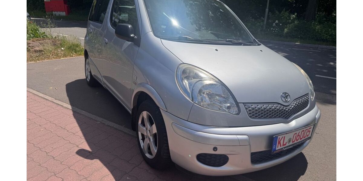 Toyota Yaris 127.500 km 4.990 &euro; Kaiserslautern 67659