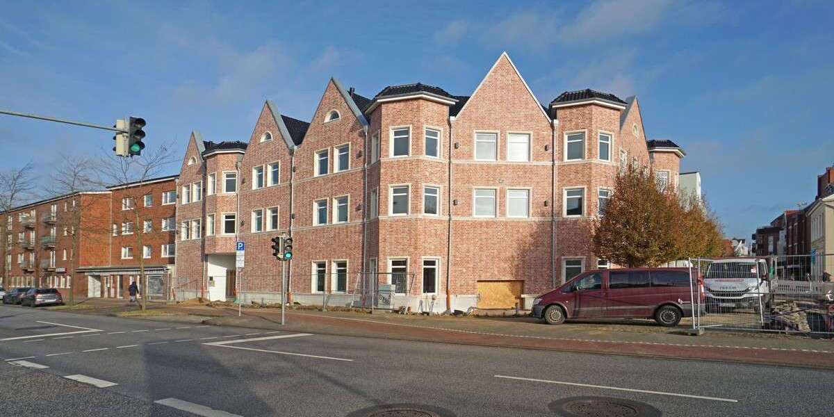 Wohnung zum Mieten in Elmshorn 1.300 € 108.17 m² 3 zimmer