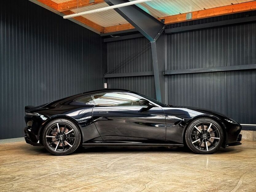 V8 Vantage