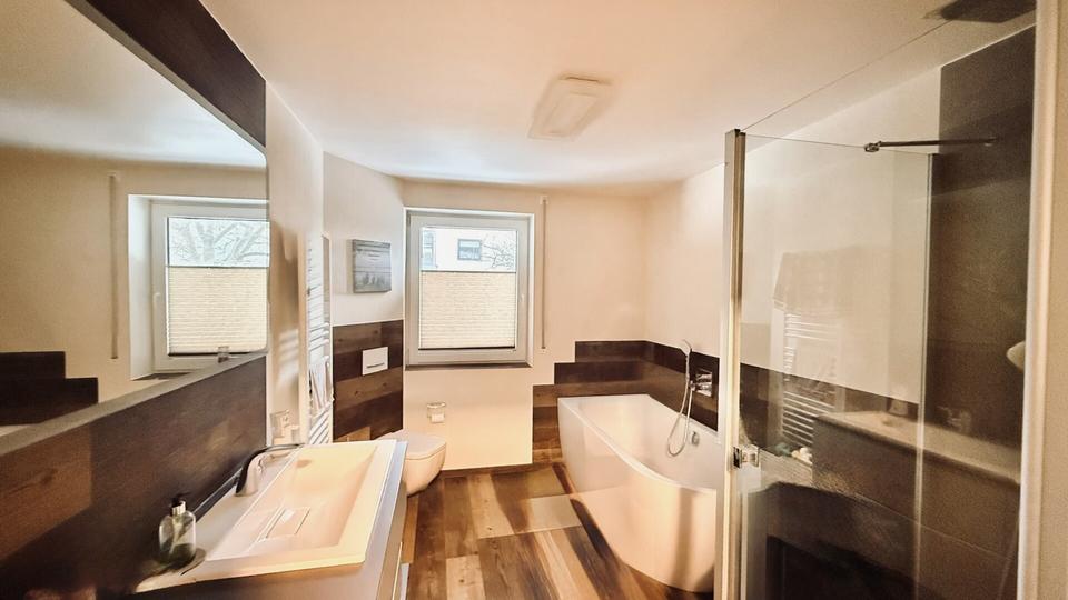 Mehrfamilienhaus, Wohnhaus Döbeln - 8 Zimmer, 200 m&sup2;, 2.200&euro; | Angebot:25612550