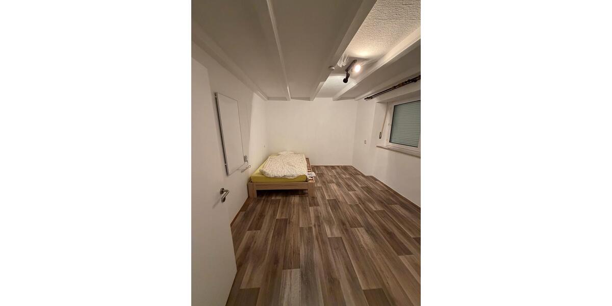 Frisch renoviertes Reihenmittelhaus zum Vermieten 6 zimmer