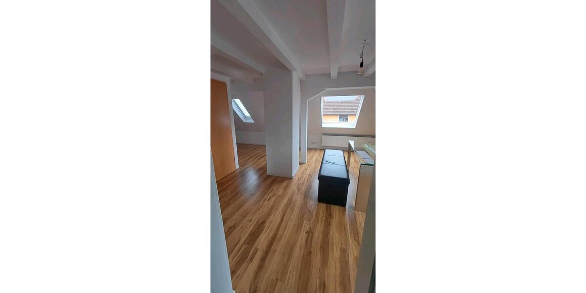 Dachgeschoßwohnung Höchberg - 1.5 Zimmer, 50 m&sup2;, 550&euro; | Angebot:26322561