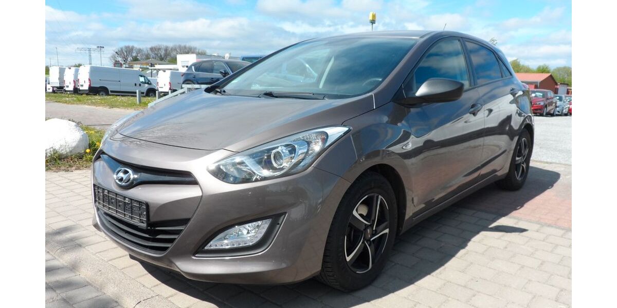 Hyundai i30 105.808 km 9.390 &euro; Greifswald 17489