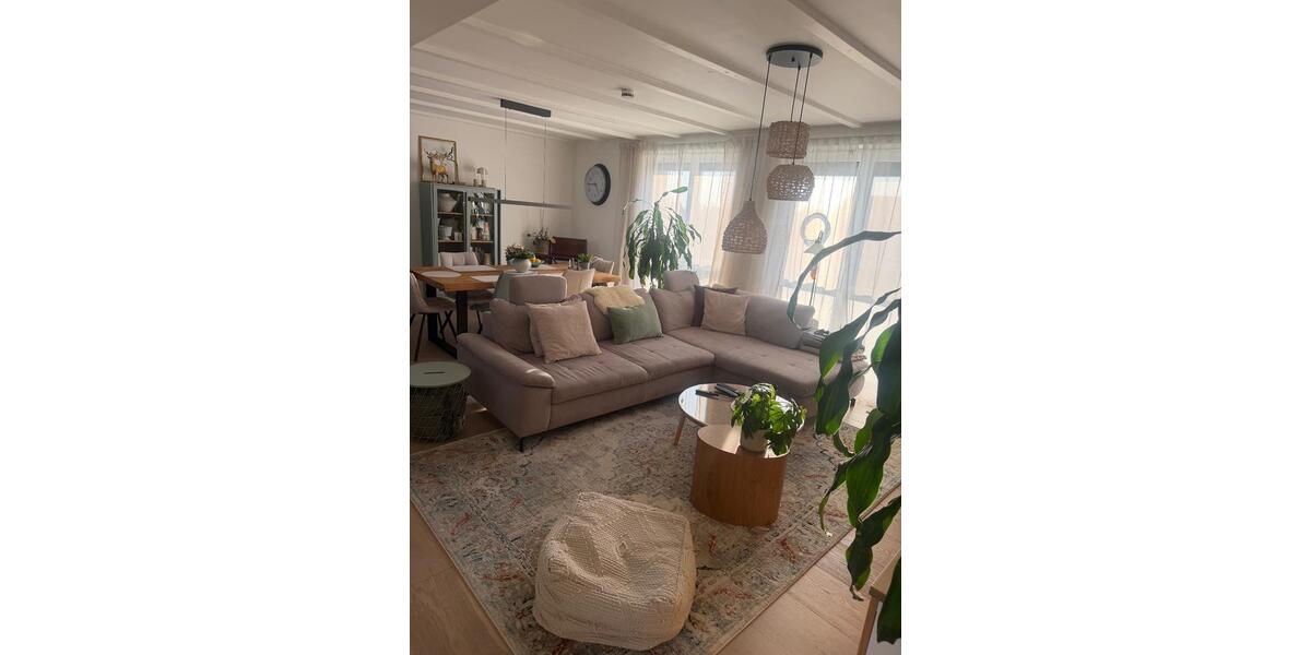 Dachgeschoßwohnung Schwülper - 4 Zimmer, 120 m&sup2;, 1.450&euro; | Angebot:25392863