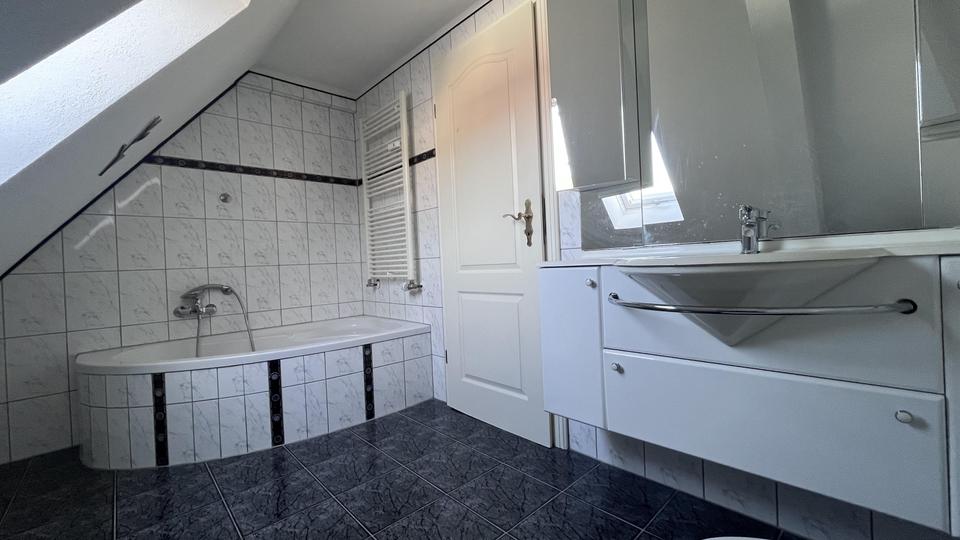Maisonettenwohnung Albstadt - 6.5 Zimmer, 106 m&sup2;, 1.000&euro; | Angebot:26230201