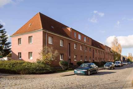 Wohnung Neubrandenburg Datzeberg - 3 Zimmer, 50 m&sup2;, 311&euro; | Angebot:26440338