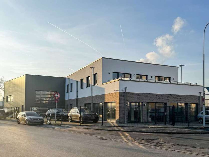 Halle in Oberhausen 6.719 € 290 m²