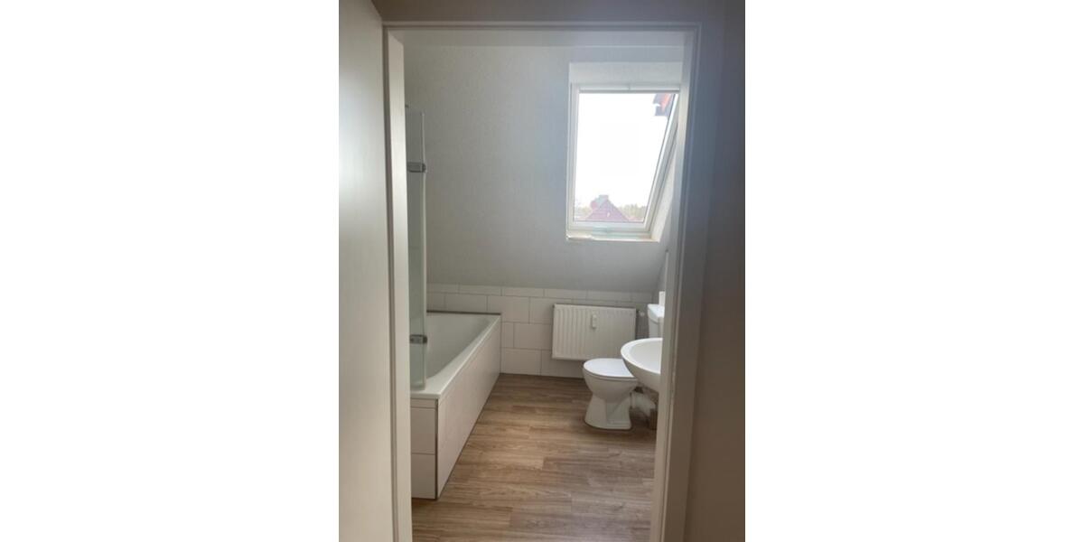 Dachgeschoßwohnung Velpke - 3 Zimmer, 76 m&sup2;, 646&euro; | Angebot:25308596