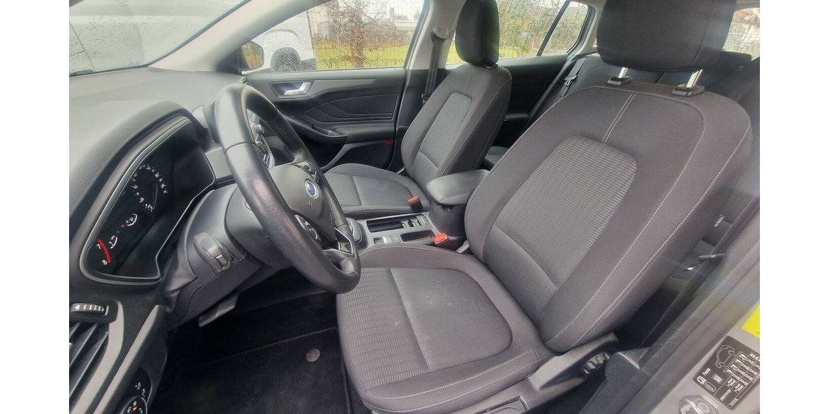 Ford Focus 1.0 EcoBoot Trend 52.000 km 15.399 &euro; Landau 76829