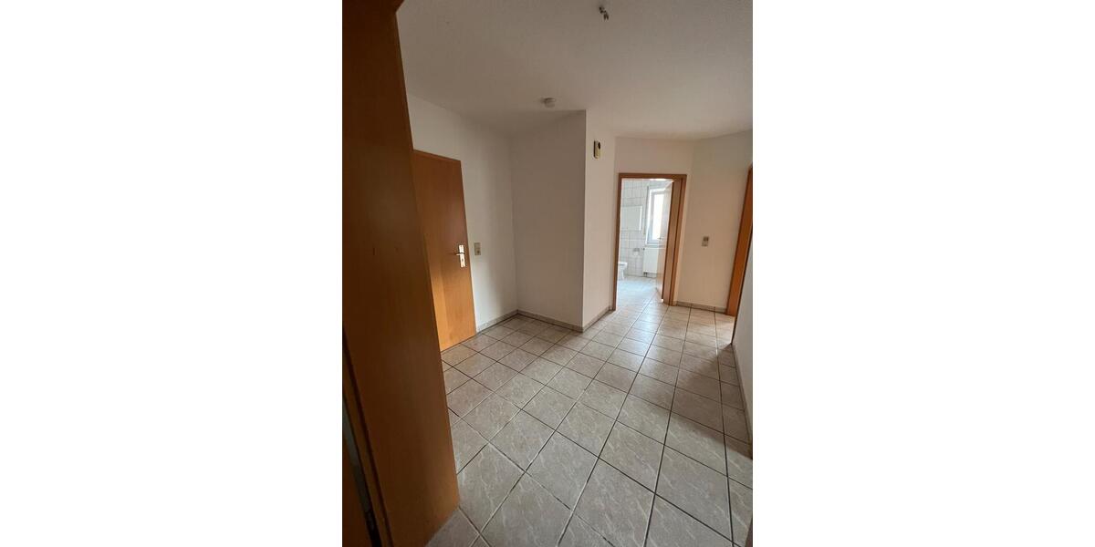 Schöne Wohnung im Ortskern von Schmelz mit Südbalkon 2 zimmer