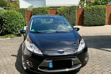 Ford Fiesta 92.300 km 5.000 &euro; Rielasingen-Worblingen 78239