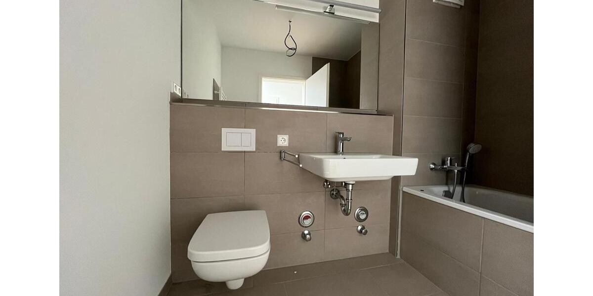 Dachgeschoßwohnung Bad Friedrichshall - 4 Zimmer, 135 m&sup2;, 1.912&euro; | Angebot:26068588