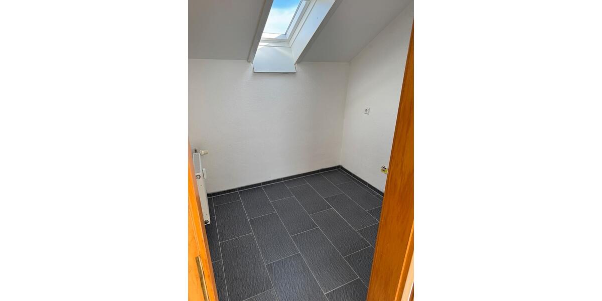 Dachgeschoßwohnung Laichingen - 3.5 Zimmer, 85 m&sup2;, 920&euro; | Angebot:26335053