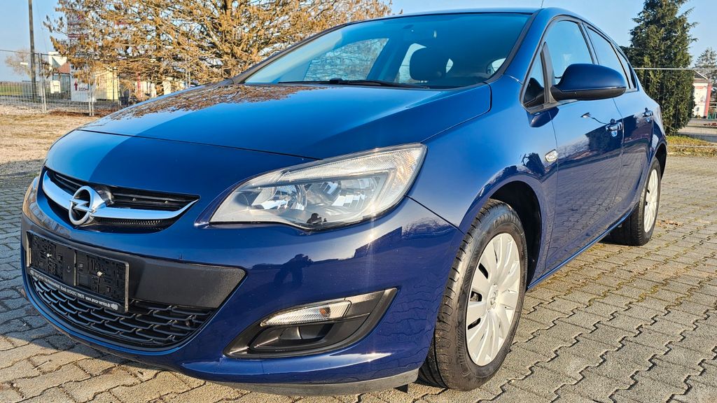 Opel Astra 122.000 km 5.599 &euro; Brandis 04821