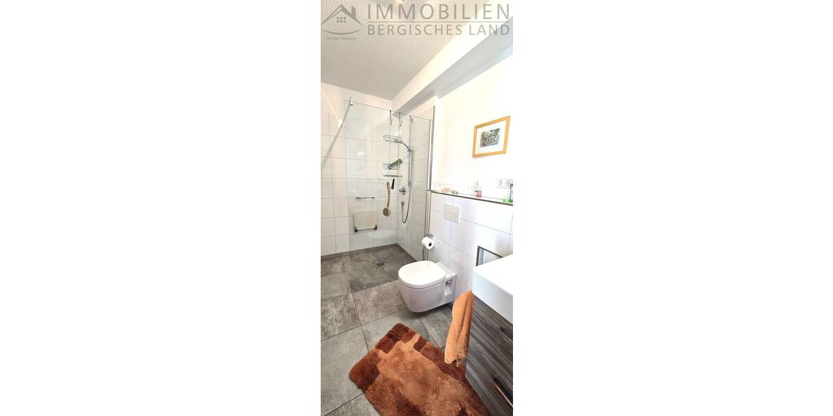 Etagenwohnung Hückeswagen Innenstadt - 2 Zimmer, 60 m&sup2;, 260.000&euro; | Angebot:26106199