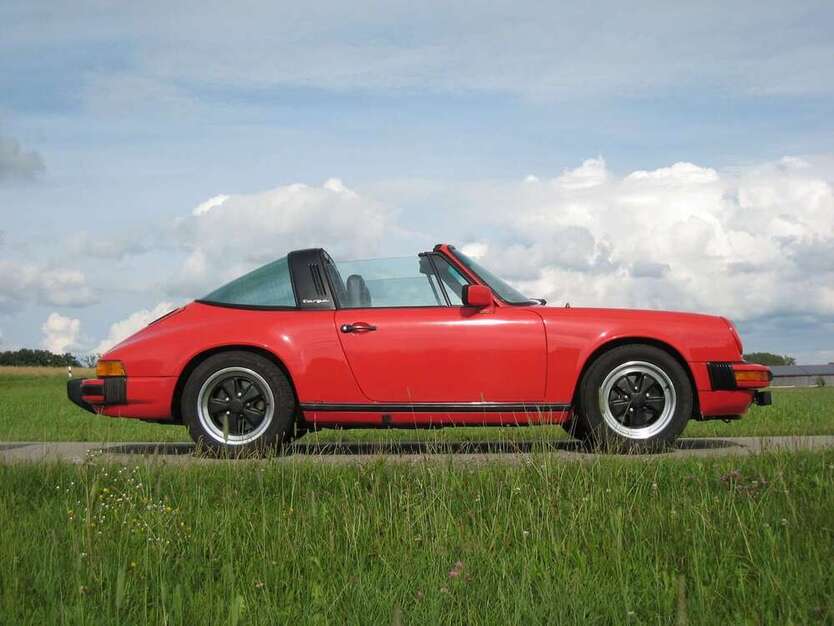 911