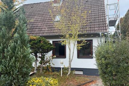 Schönes renoviertes Einfamilienhaus zentral Heide zu vermieten zimmer