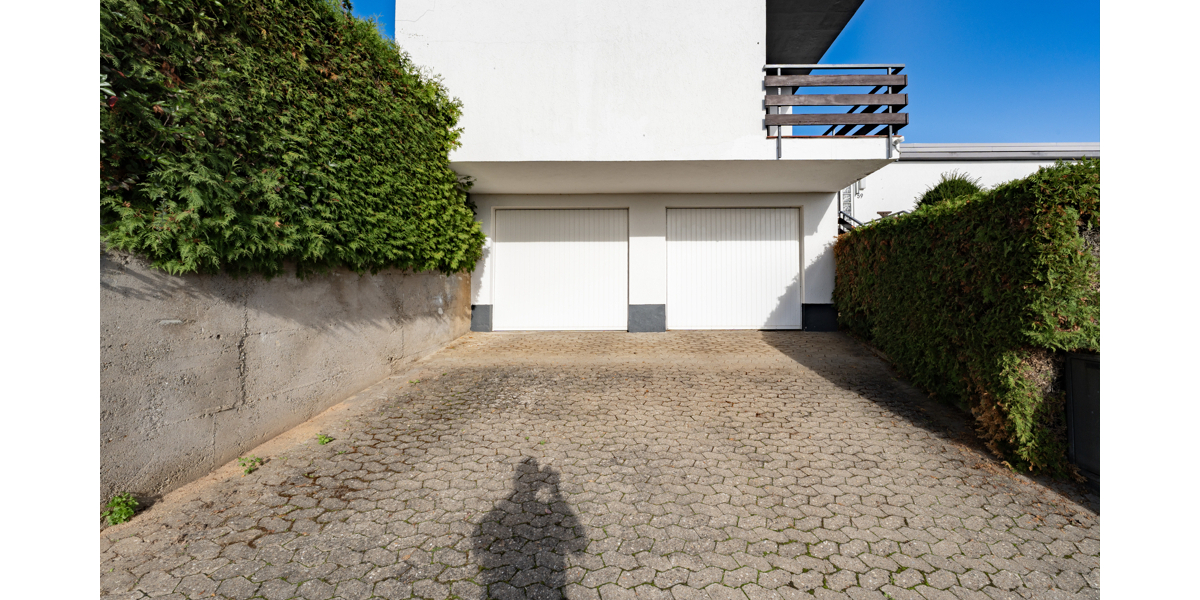 Attraktive Lage, großes Grundstück und moderne Architektur 5 zimmer