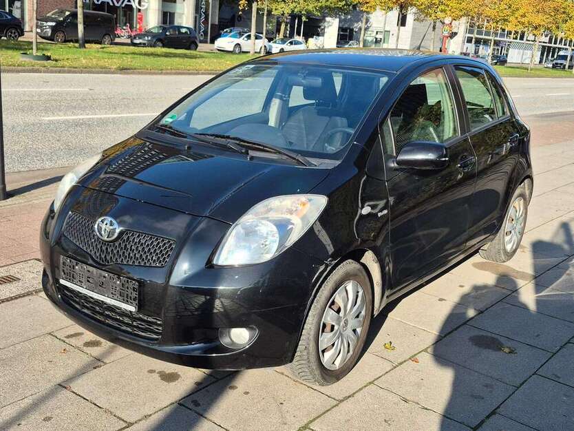 Toyota Yaris 190.000 km 1.990 € Hamburg 20097