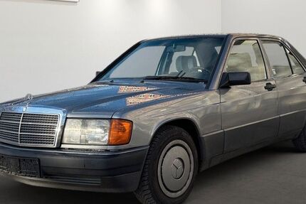 Mercedes-Benz 190 319.983 km 2.299 &euro; Berlin 12681