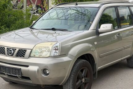 Nissan X-Trail 199.000 km 950 &euro; Strassberg 72479