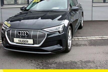 Audi e-tron 61.342 km 49.999 &euro; Bad Kötzting 93444