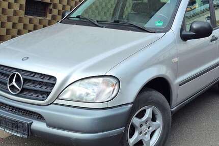 Mercedes-Benz ML 320 175.000 km 5.490 &euro; Ober-Olm/ Mainz 55270