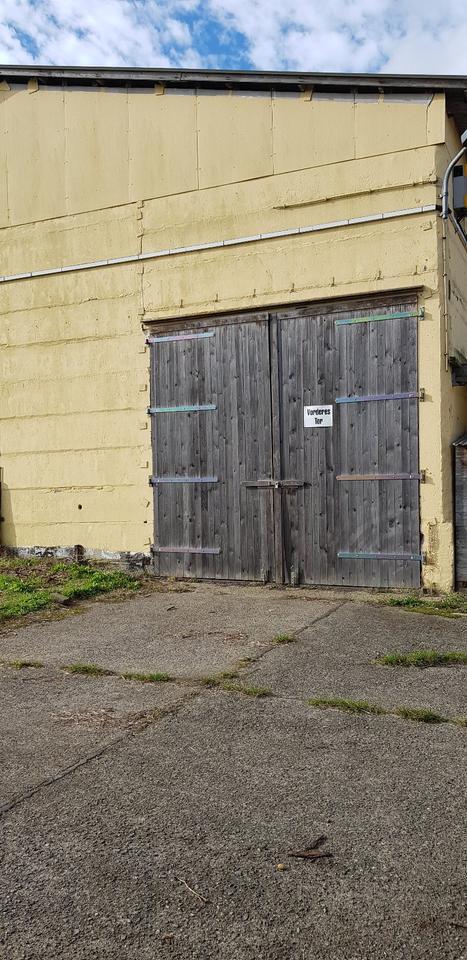 Nähe Rostock: Stellplatz in einer Halle für Wohnmobile Boote o.ä.