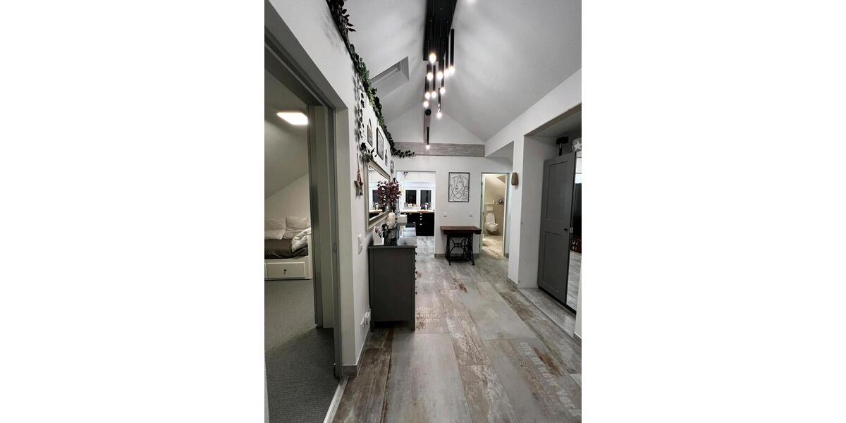 Dachgeschoßwohnung Stutensee - 3 Zimmer, 84 m&sup2;, 278.000&euro; | Angebot:24518069