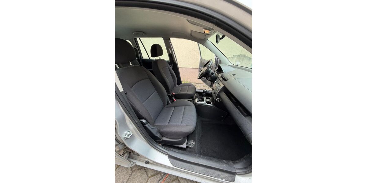 Mazda 2 181.300 km 1.290 &euro; Dachau 85221