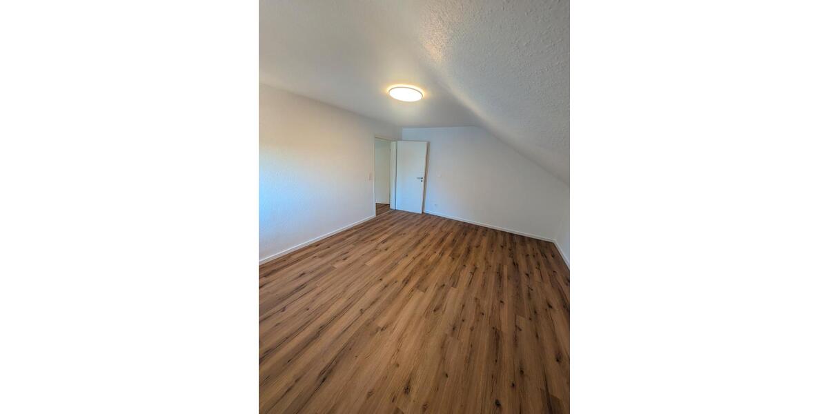 Dachgeschoßwohnung Karlsruhe Wettersbach - 5 Zimmer, 113 m&sup2;, 1.350&euro; | Angebot:26414163