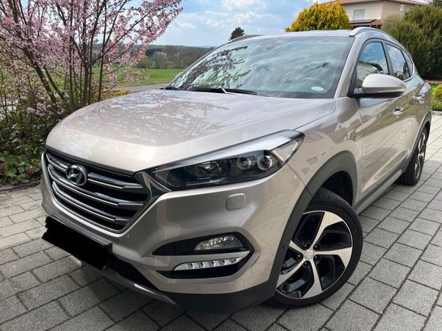 Hyundai TUCSON 67.290 km 17.600 &euro; Parkstein 92711