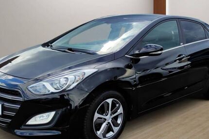 Hyundai i30 48.950 km 10.990 &euro; Bremerhaven 27568